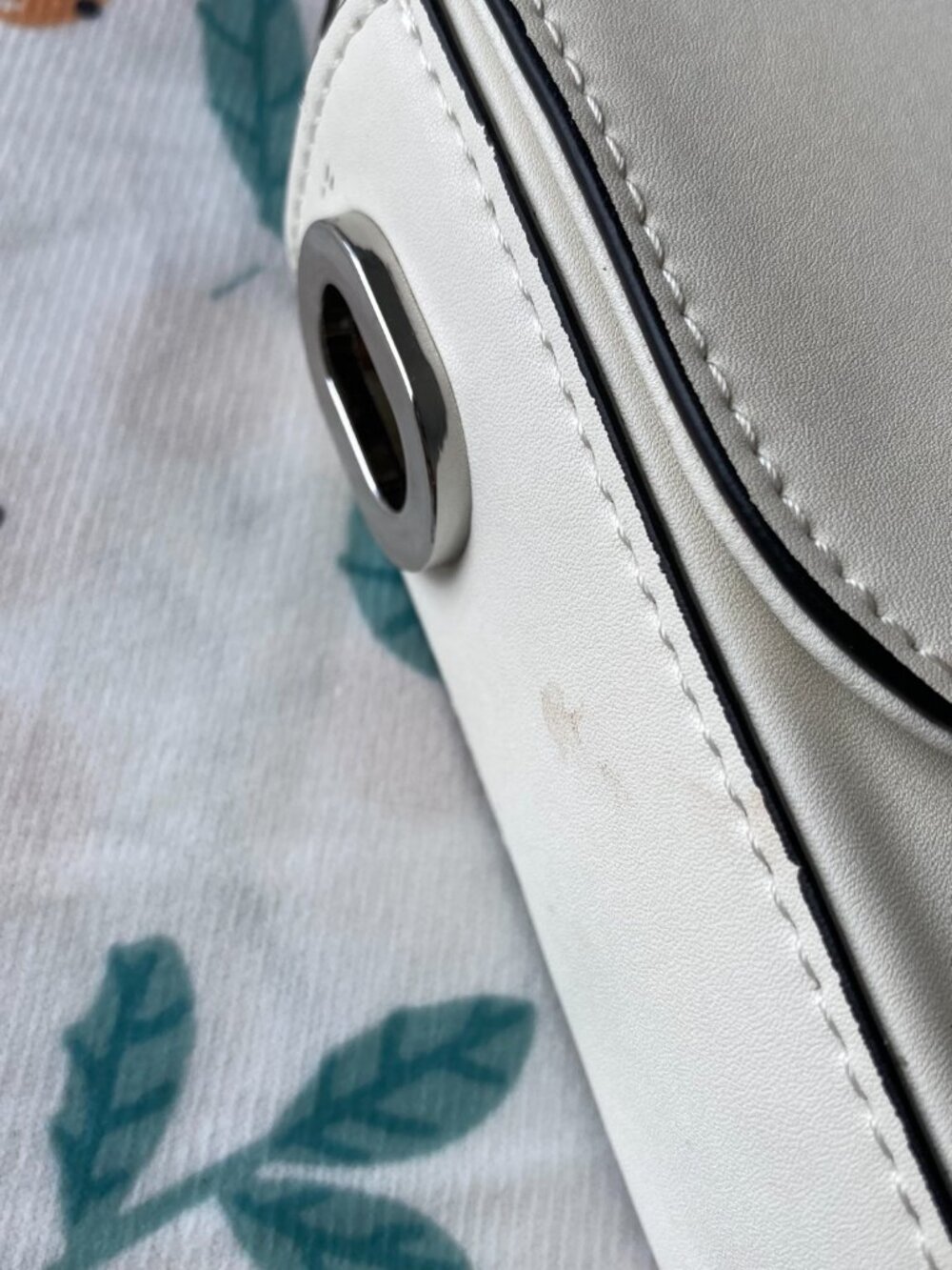 Gucci Petite Gg Small Handbag - Picture 6 of 14